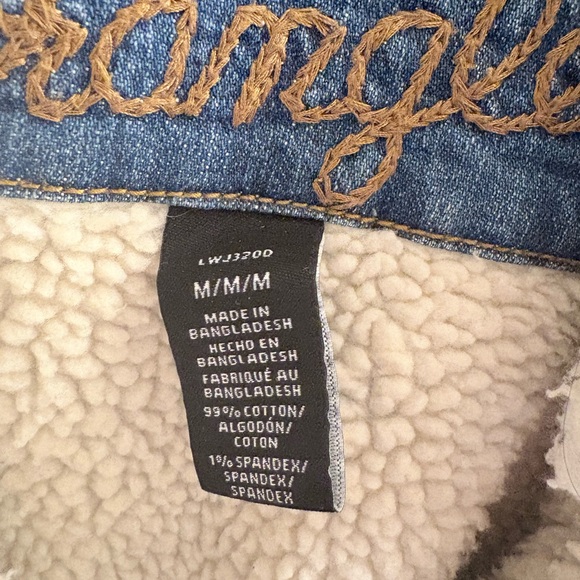 Wrangler Light Blue Denim Jacket with Cream Sherpa - Picture 2 of 4